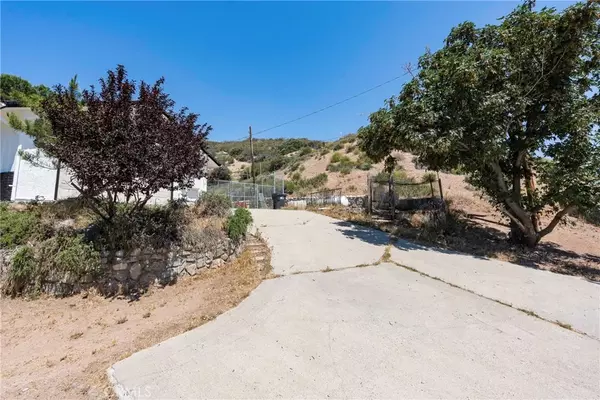 Lake Hughes, CA 93532,26865 Pine Canyon Road