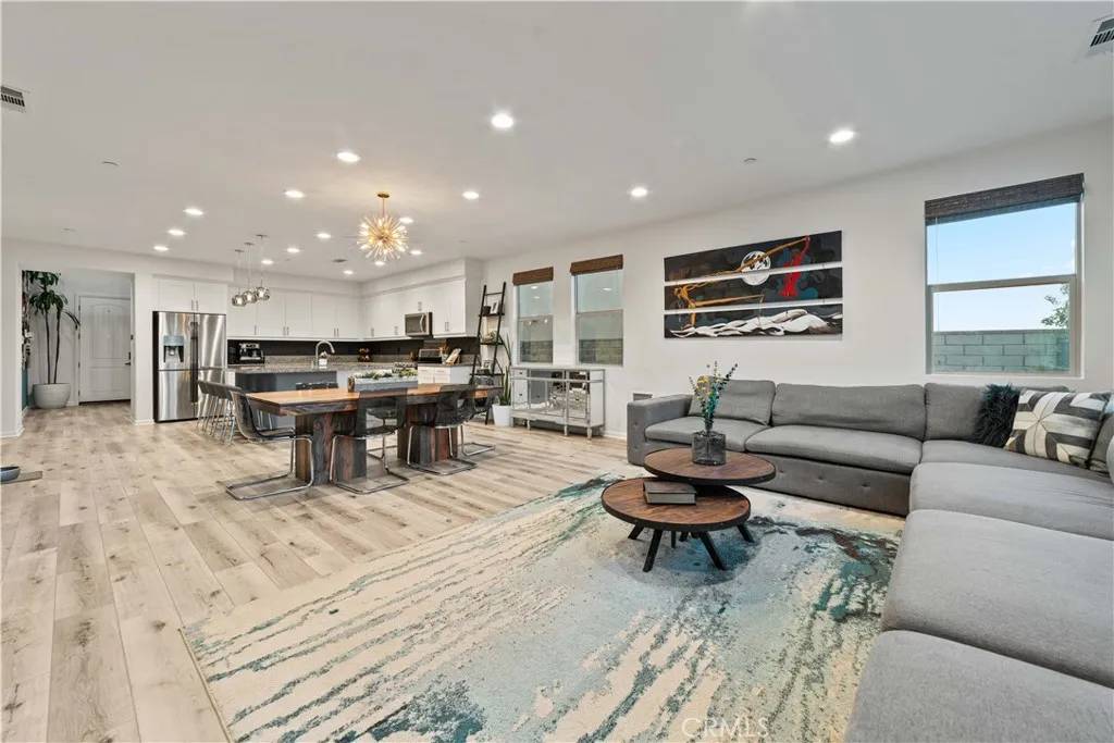 Canyon Country, CA 91387,25176 Golden Maple Drive