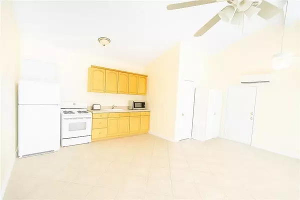 Canoga Park, CA 91304,21024 Hemmingway Street