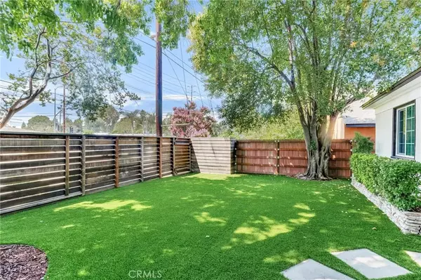 Woodland Hills, CA 91367,5550 Fallbrook Avenue