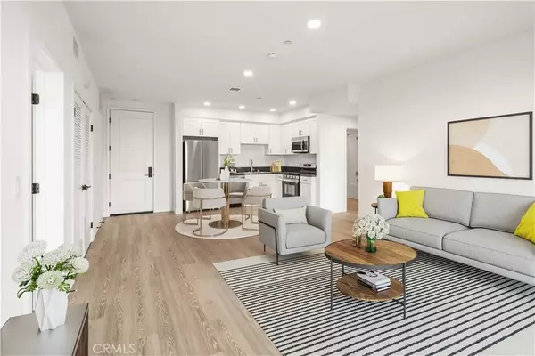 North Hollywood, CA 91606,11714 Archwood Street #305