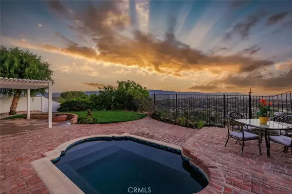 Saugus, CA 91350,27403 Garza Drive