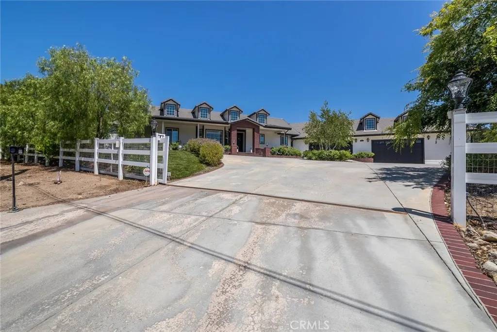 Canyon Country, CA 91387,16261 Pineview Road