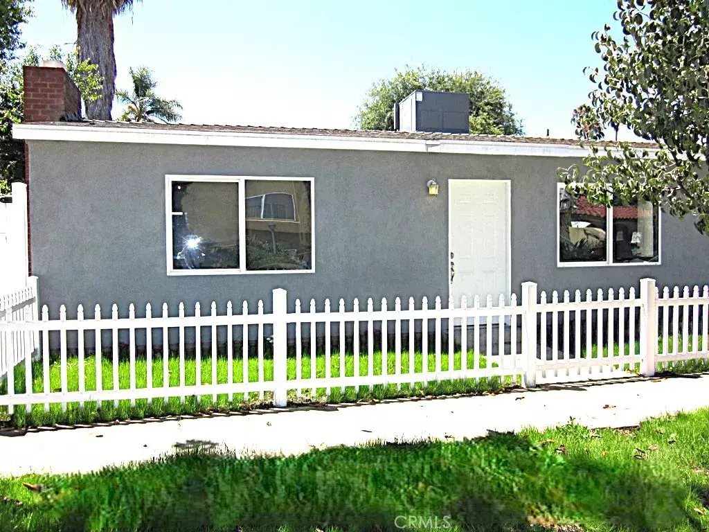 Sherman Oaks, CA 91401,5209 Sylmar Avenue