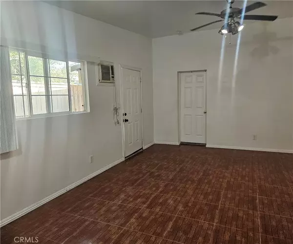 Northridge, CA 91325,17537 Tuba