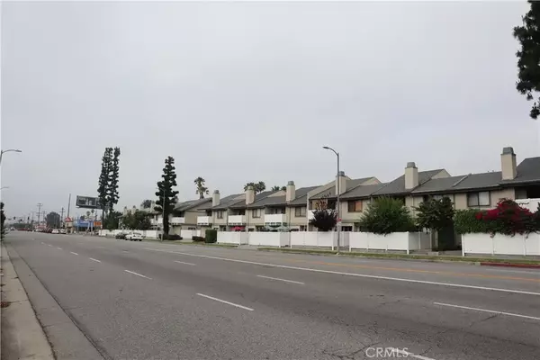Canoga Park, CA 91304,8341 De Soto Avenue #10