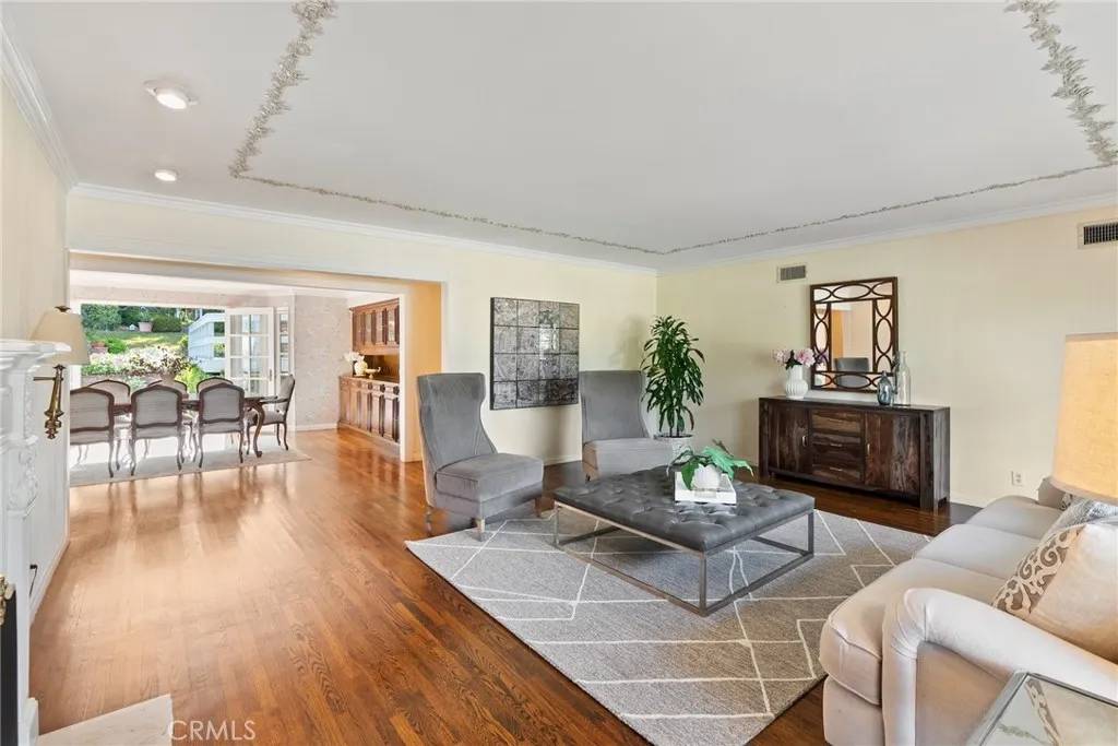 Tarzana, CA 91356,5347 Shirley Ave
