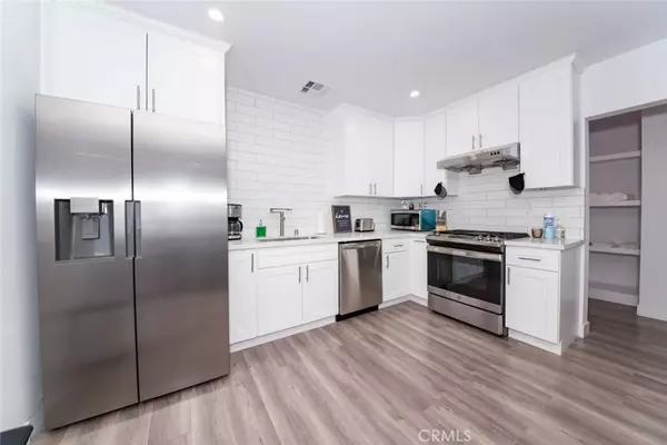 Van Nuys, CA 91411,6225 Noble Avenue