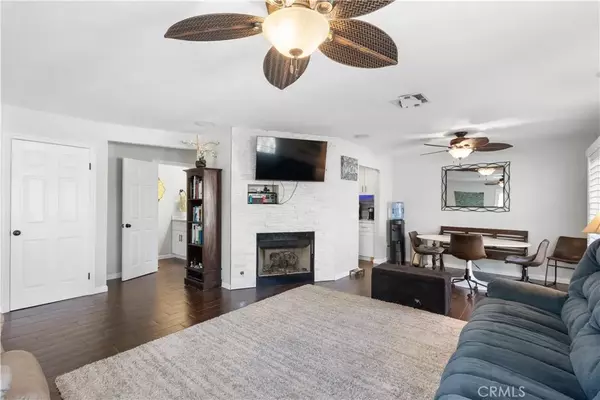 Castaic, CA 91384,31319 The Old Road #A