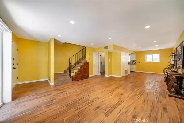 Sherman Oaks, CA 91403,14947 Dickens Street #3