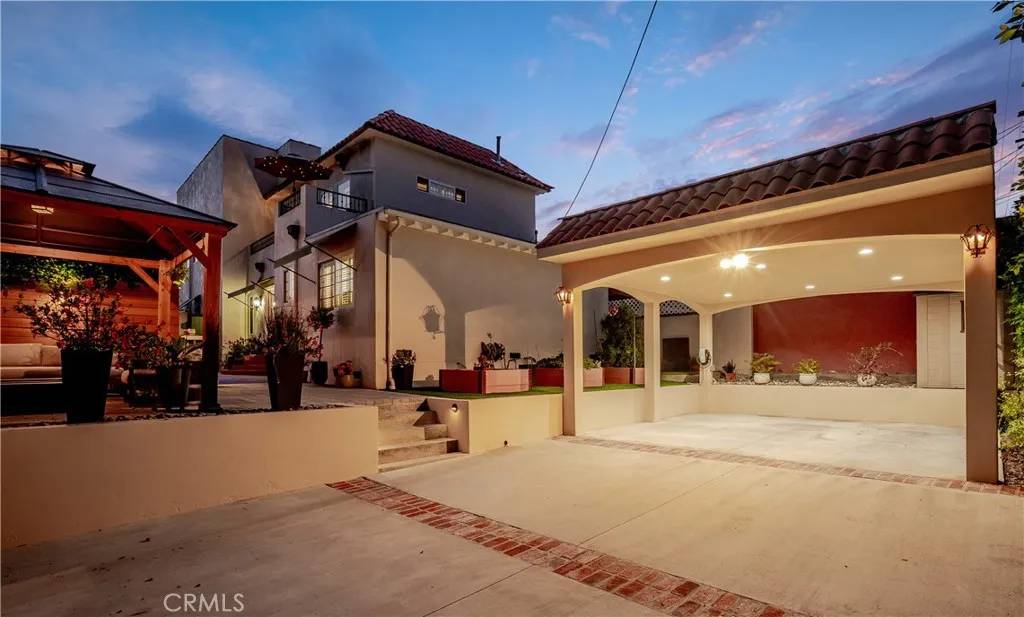 Studio City, CA 91604,4022 Willowcrest Avenue