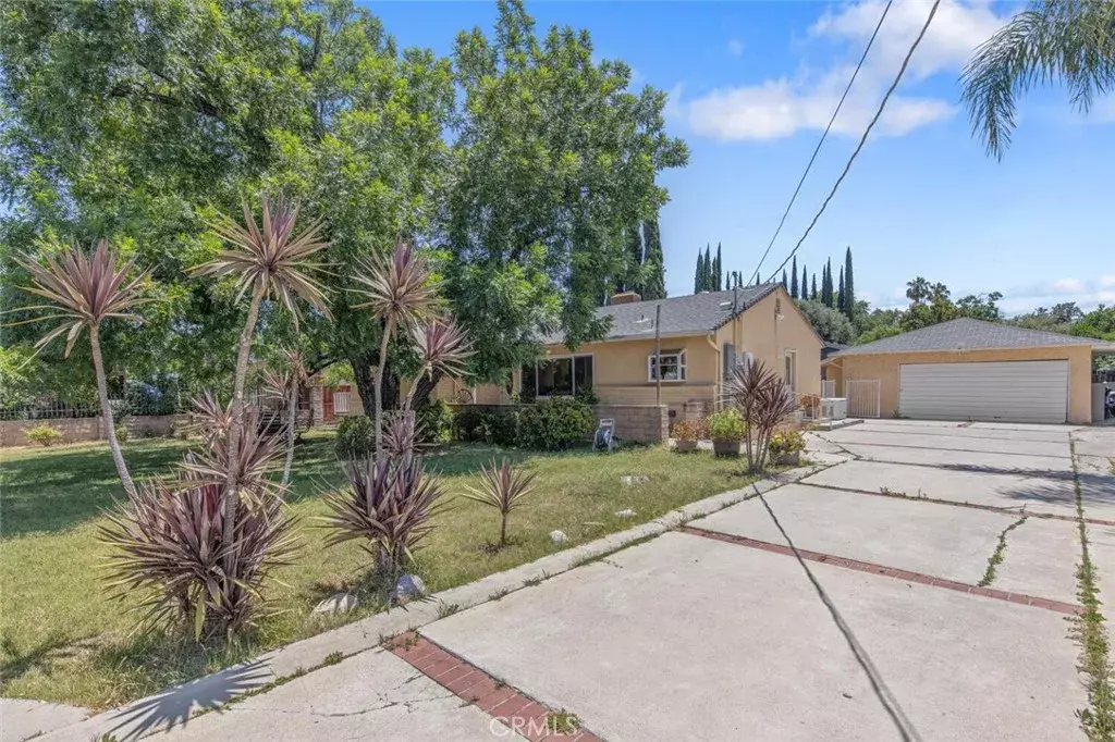 Woodland Hills, CA 91367,22642 Victory Boulevard