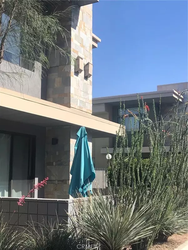 Palm Springs, CA 92264,1010 E Palm Canyon Drive #203