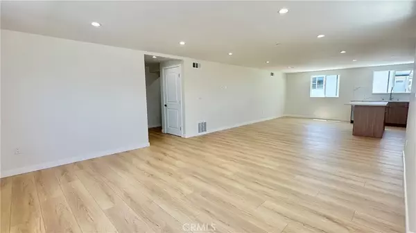 North Hollywood, CA 91605,7728 Laurel Canyon Boulevard