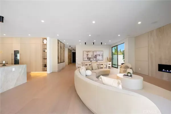 Encino, CA 91436,16728 Morrison Street