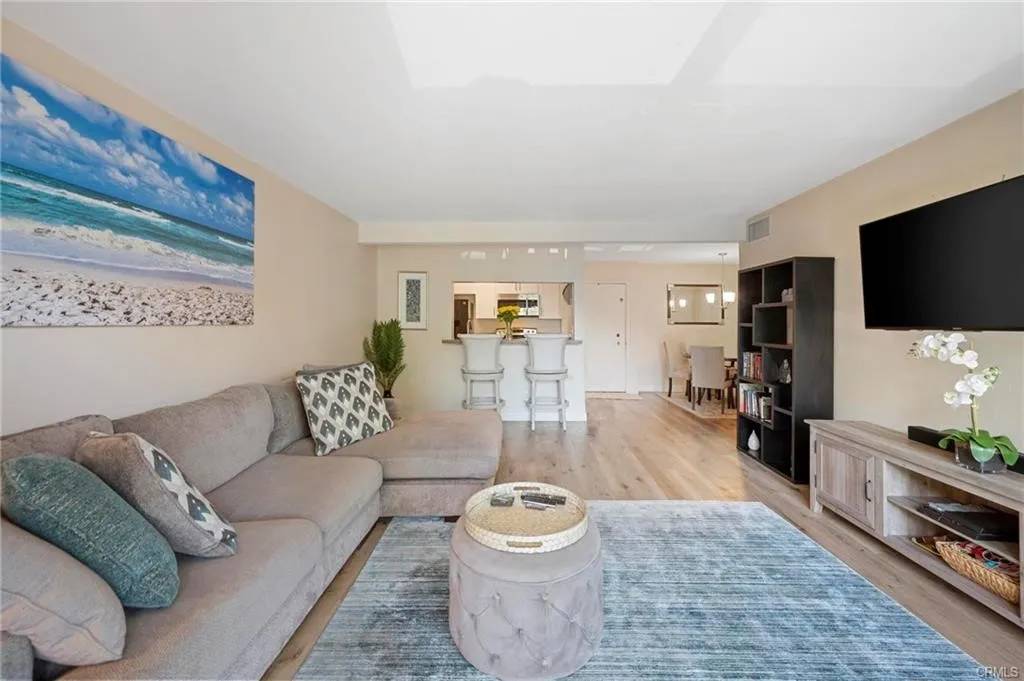 5460 White Oak Avenue #E118, Encino, CA 91316