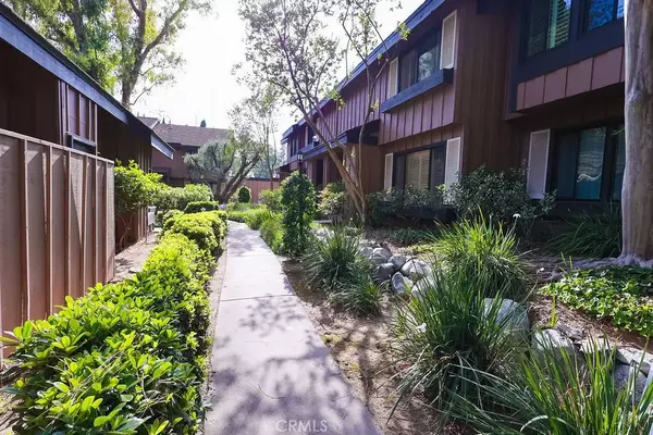 9749 Reseda Boulevard #13, Northridge, CA 91324