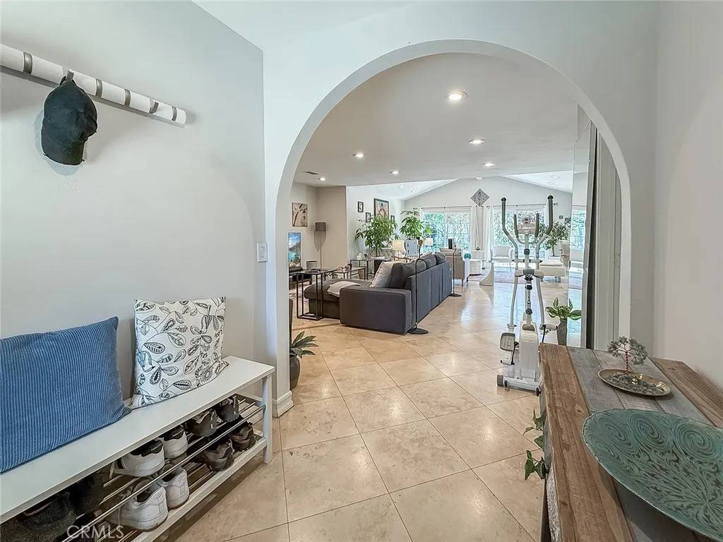 Woodland Hills, CA 91367,24017 Sylvan Street