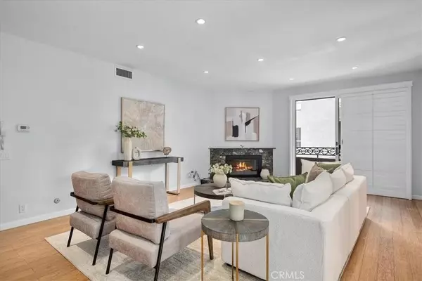 Sherman Oaks, CA 91403,14844 Dickens Street #208