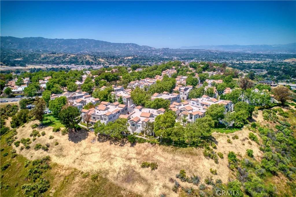 Newhall, CA 91321,21305 Nandina Lane #201