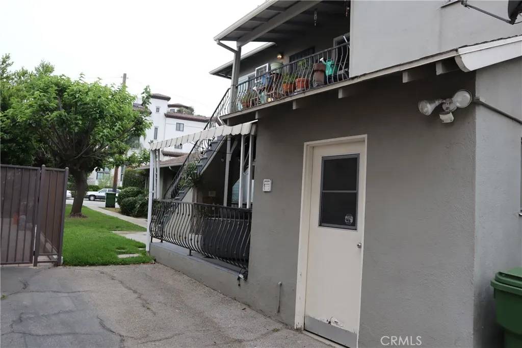 Sherman Oaks, CA 91423,14151 Moorpark Street
