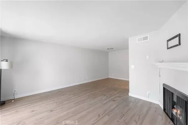 Panorama City, CA 91402,9525 Sylmar Avenue #2