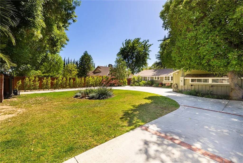 Sherwood Forest, CA 91325,8841 White Oak Avenue
