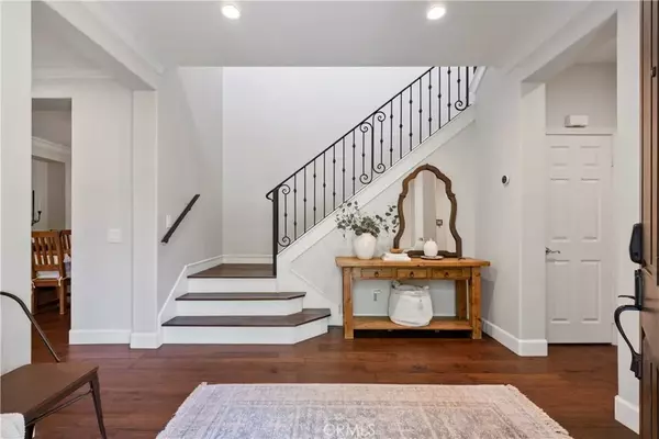 Valencia, CA 91381,25620 Mesquite Court