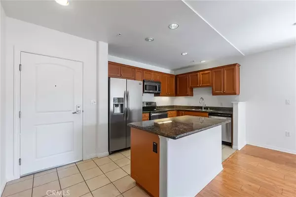 Los Angeles, CA 90008,3740 Santa Rosalia Drive #216