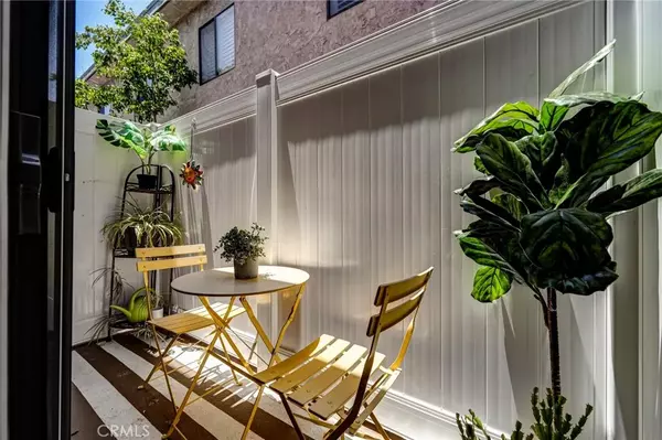 Studio City, CA 91602,11100 Acama Street #16