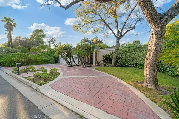 Encino, CA 91436,15737 Sutton Street