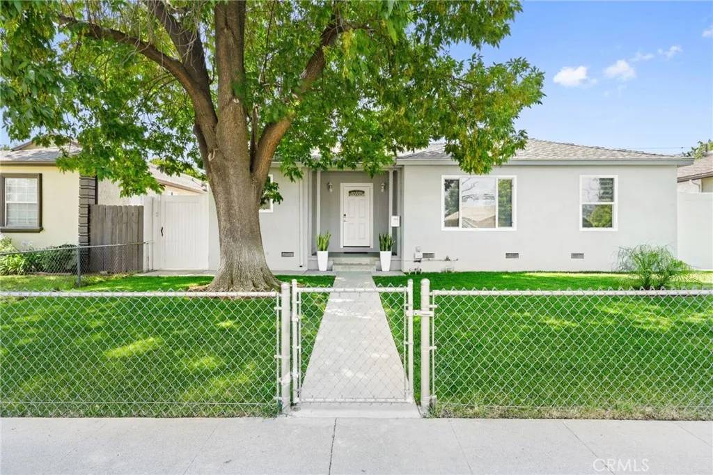 Reseda, CA 91335,6933 White Oak Avenue