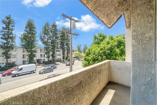 Van Nuys, CA 91405,13903 Sherman Way #8