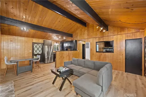 Crestline, CA 92325,990 Nesthorn Drive