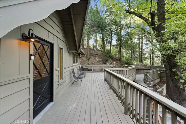 990 Nesthorn Drive, Crestline, CA 92325