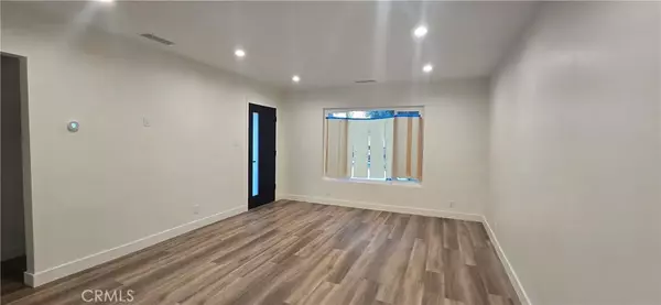 Van Nuys, CA 91405,7117 Natick Avenue