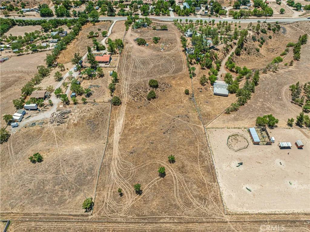 Agua Dulce, CA 91390,8709 Sierra Highway