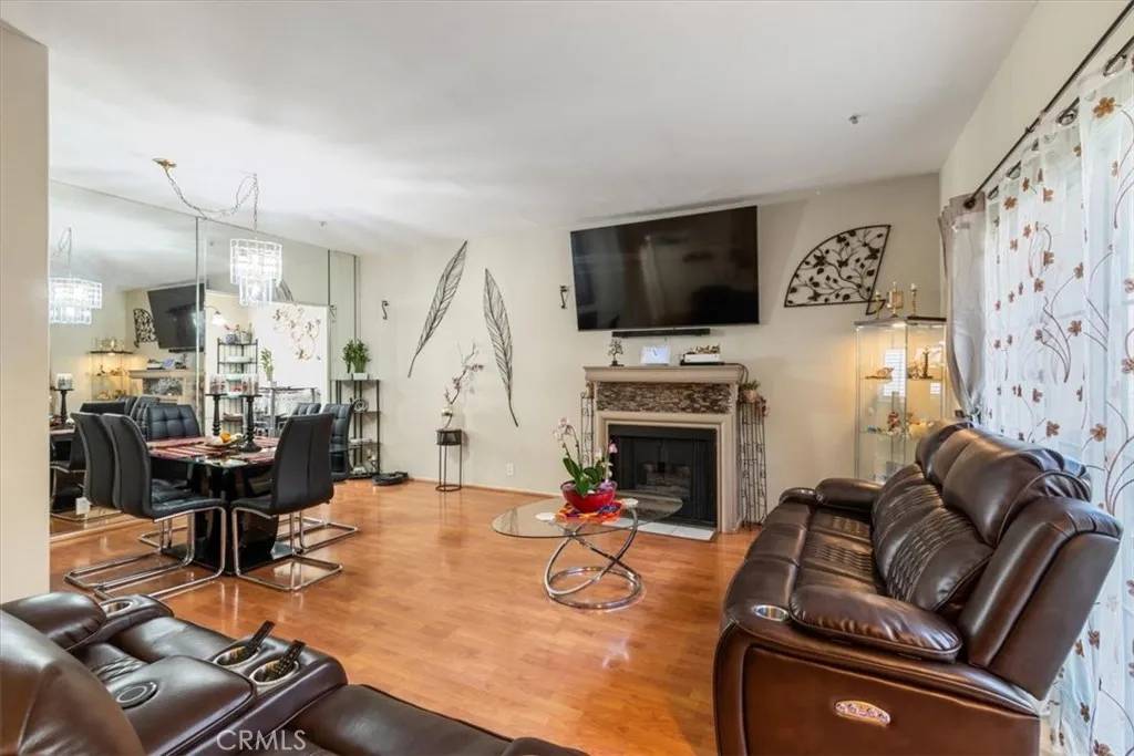 Sylmar, CA 91342,14365 Foothill Boulevard #10