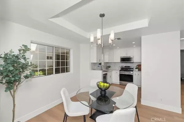 Sherman Oaks, CA 91423,4455 Hazeltine Avenue #103