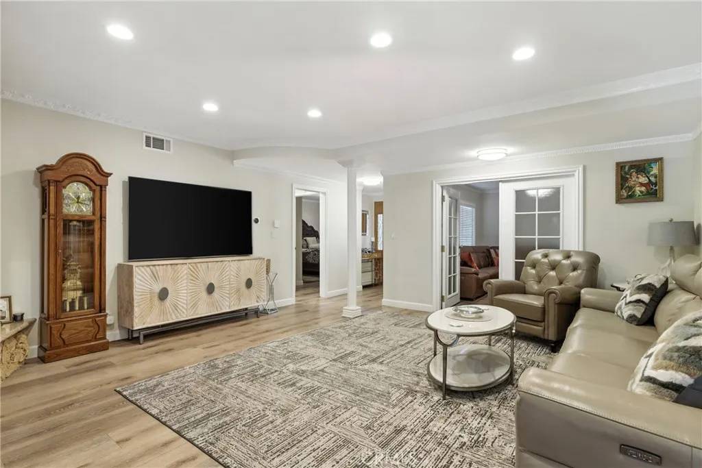 North Hollywood, CA 91606,12516 Archwood Street