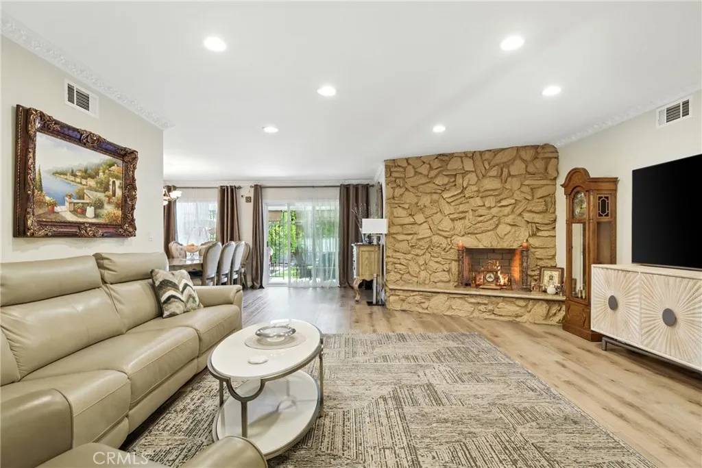 North Hollywood, CA 91606,12516 Archwood Street