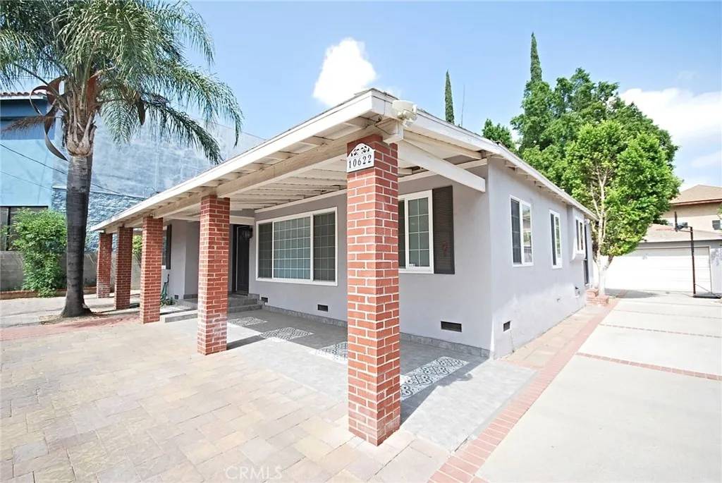 Granada Hills, CA 91344,10622 Zelzah Avenue