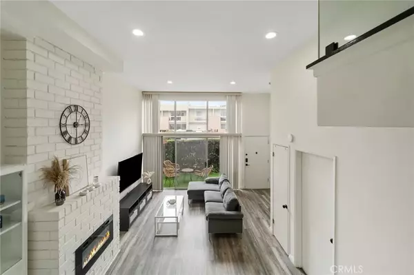 Encino, CA 91316,5409 Yarmouth Avenue #3