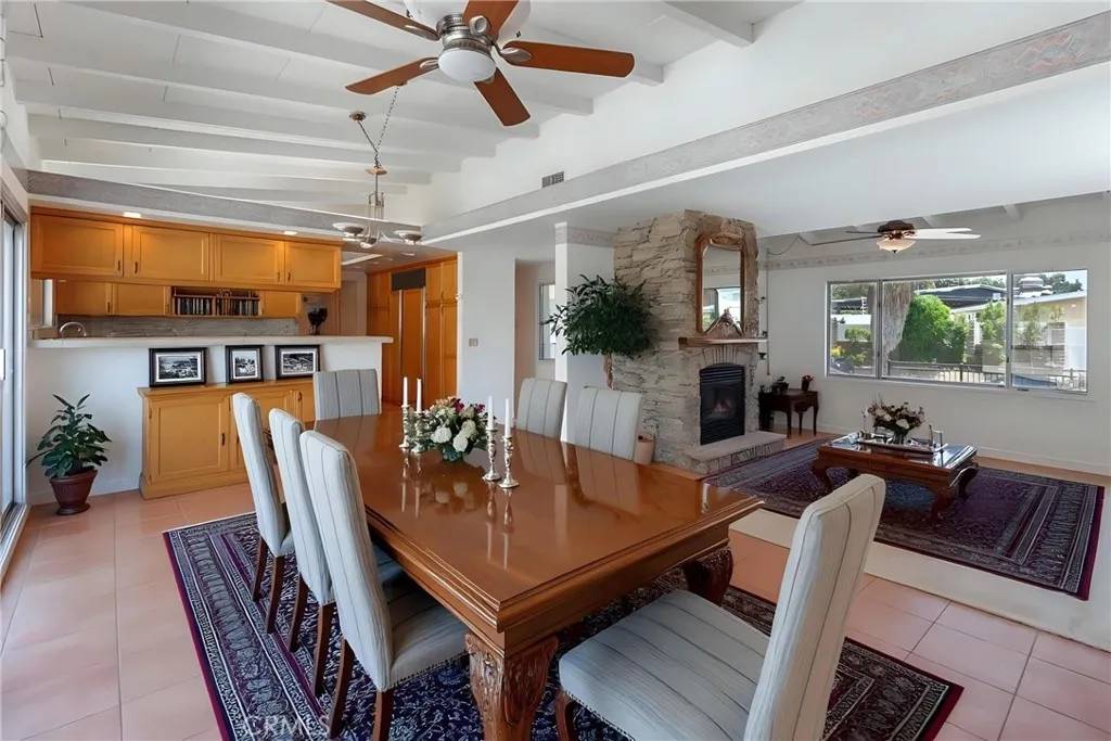 Burbank, CA 91504,3029 Trudi Lane