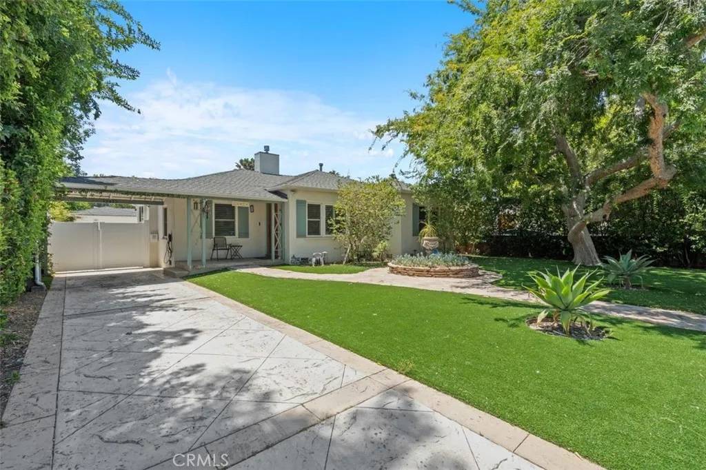 Studio City, CA 91604,12424 Sarah Street