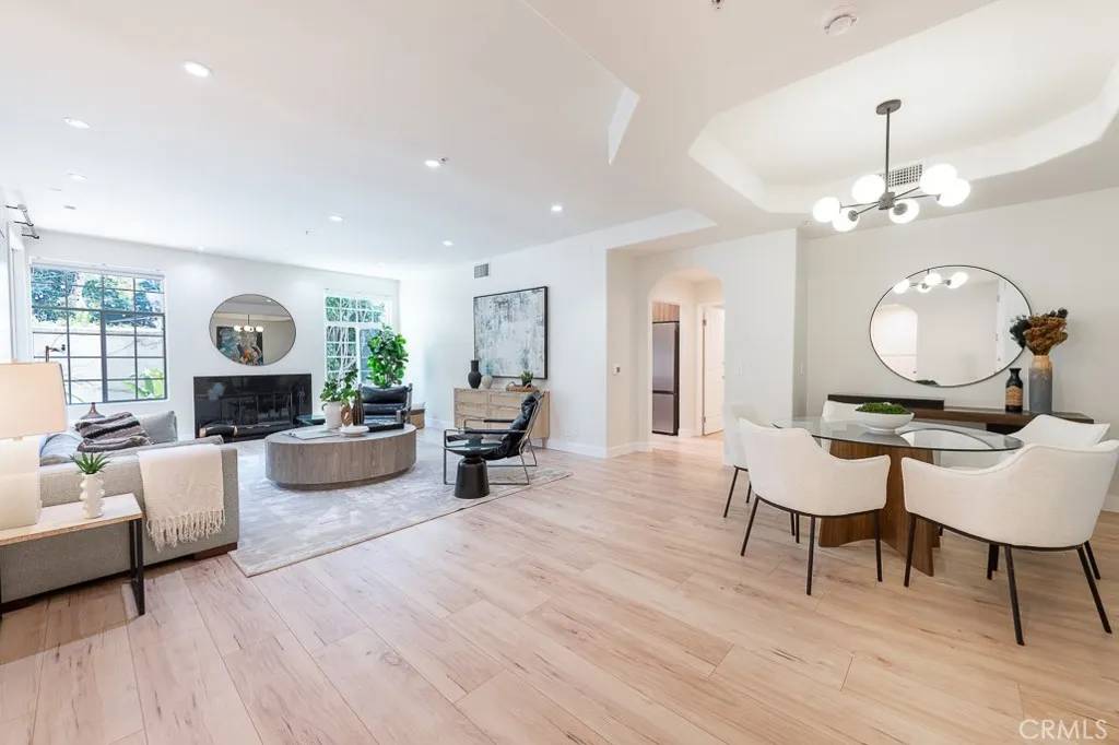 West Hollywood, CA 90069,960 N Doheny Drive #102