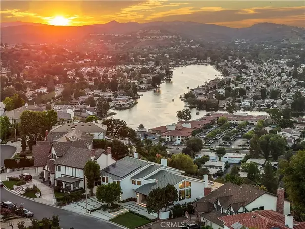 Westlake Village, CA 91361,32075 Canterhill Place