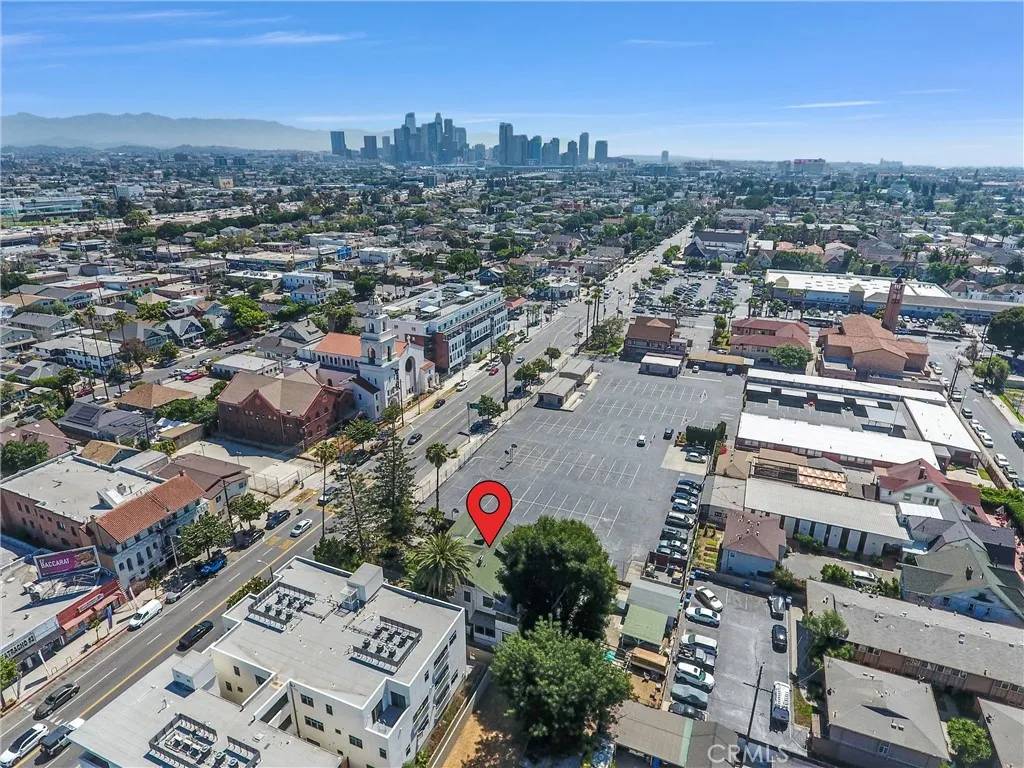 1470 W Adams Boulevard, Los Angeles, CA 90007