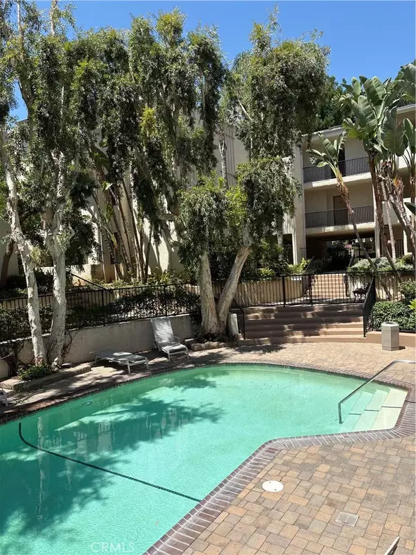 Encino, CA 91316,5325 Newcastle Avenue #127