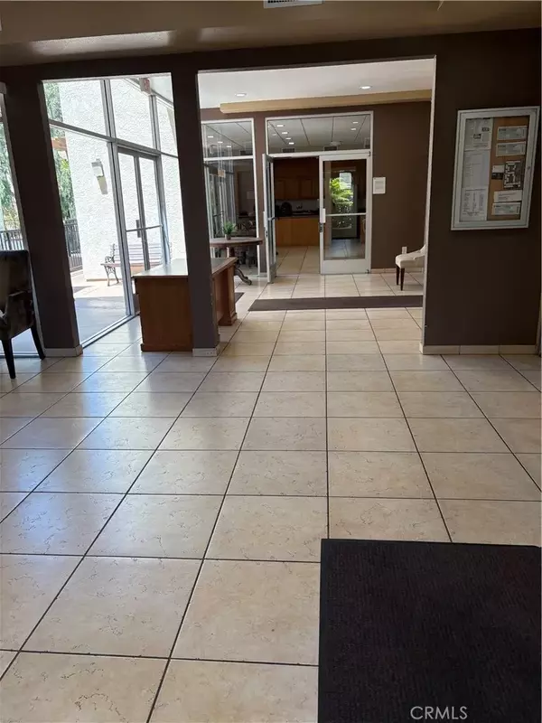 Encino, CA 91316,5325 Newcastle Avenue #127